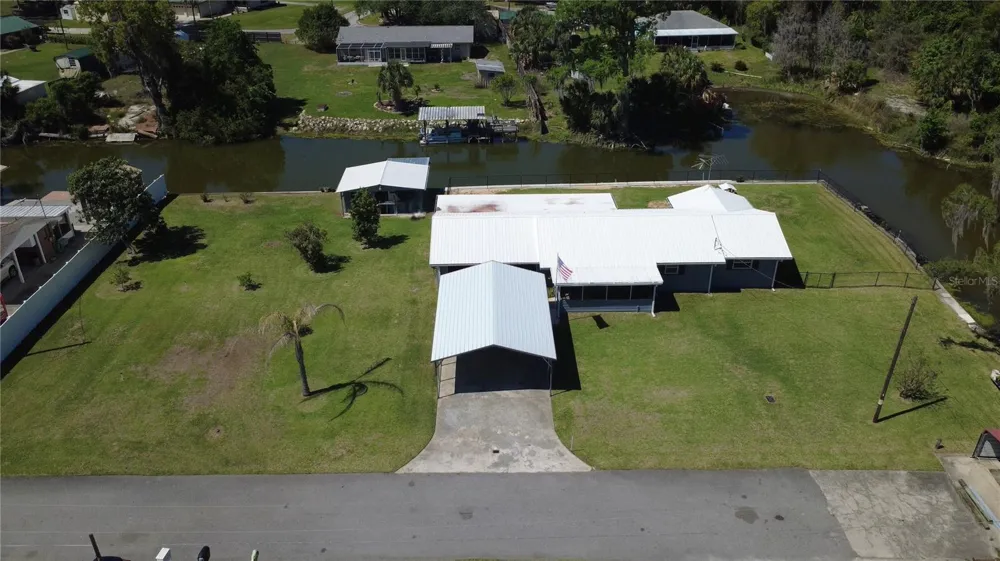 664 CR 467 Lake Panasoffkee, FL 33538
