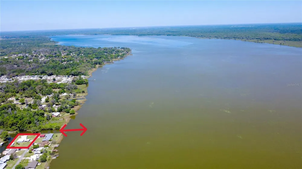 664 CR 467 Lake Panasoffkee, FL 33538