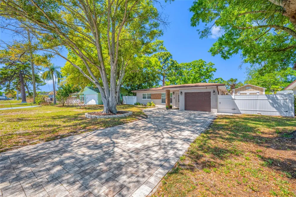 2212 NE COACHMAN ROAD Clearwater, FL 33765