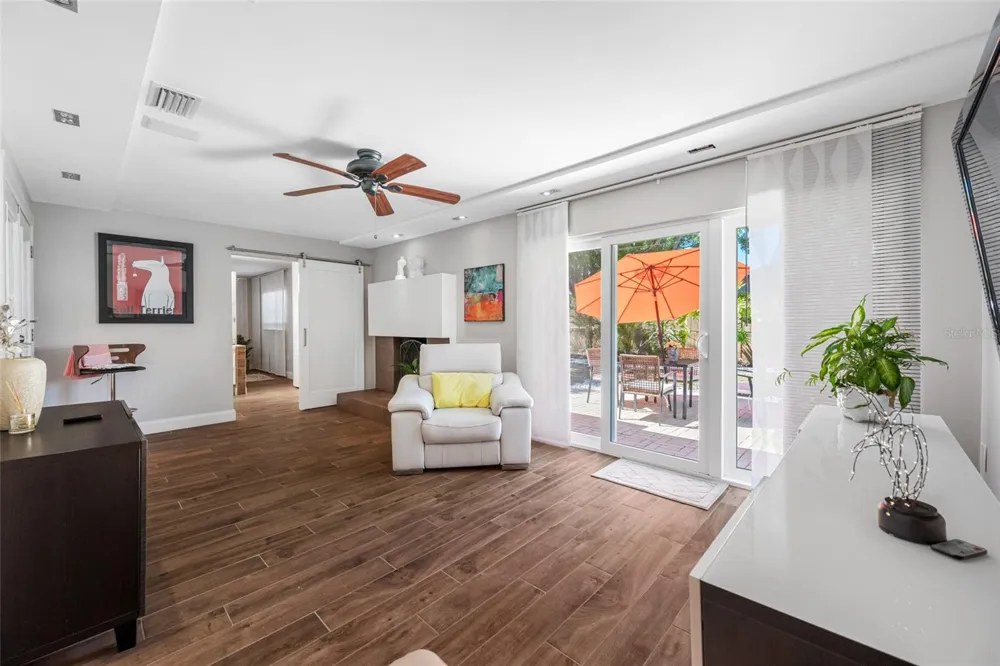 2212 NE COACHMAN ROAD Clearwater, FL 33765