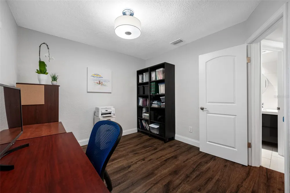 2212 NE COACHMAN ROAD Clearwater, FL 33765