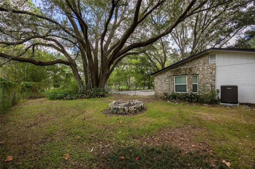 14637 NE 145TH AVENUE Waldo, FL 32694