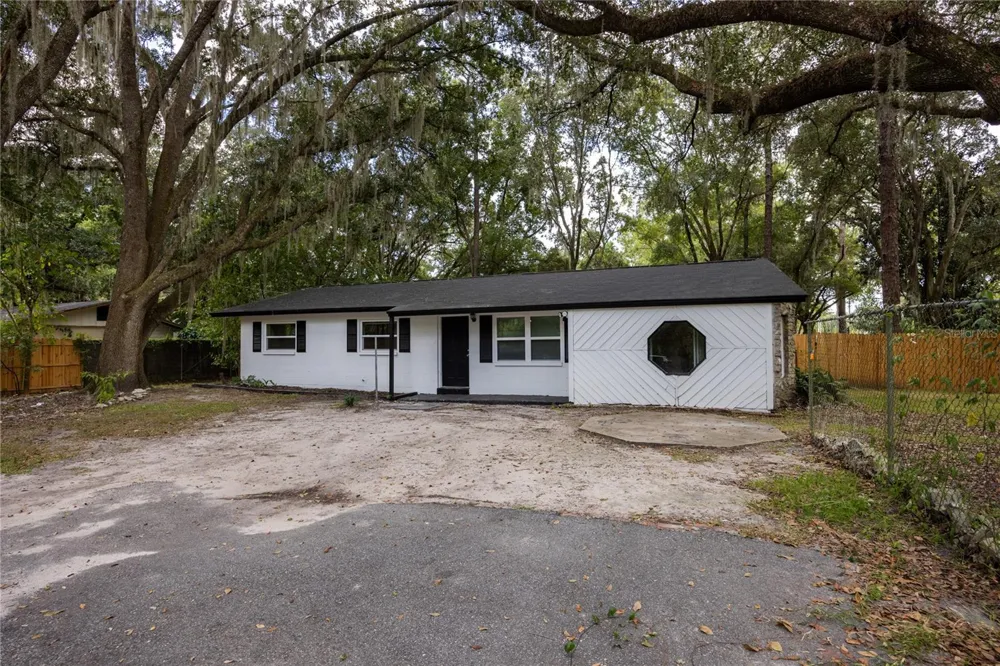 14637 NE 145TH AVENUE Waldo, FL 32694