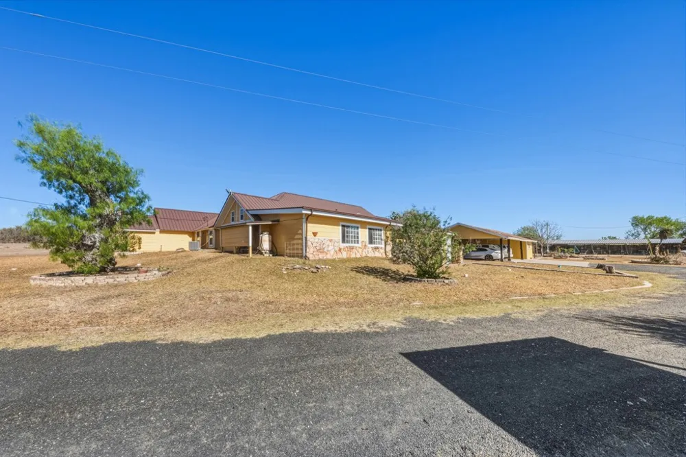 1205 Hwy 44 Highway W San Diego, TX 78384