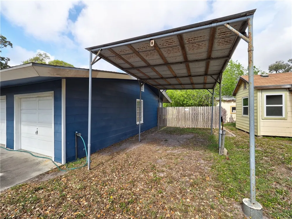 324 S 8th Street Aransas Pass, TX 78336
