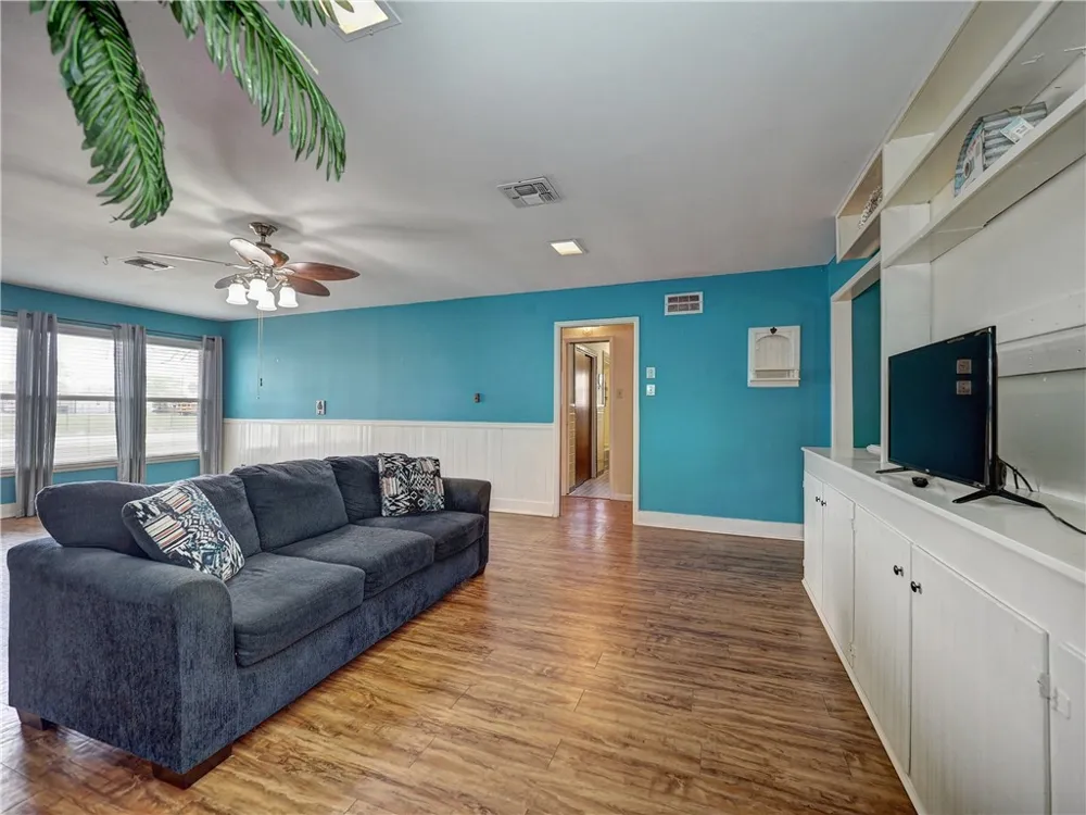 324 S 8th Street Aransas Pass, TX 78336