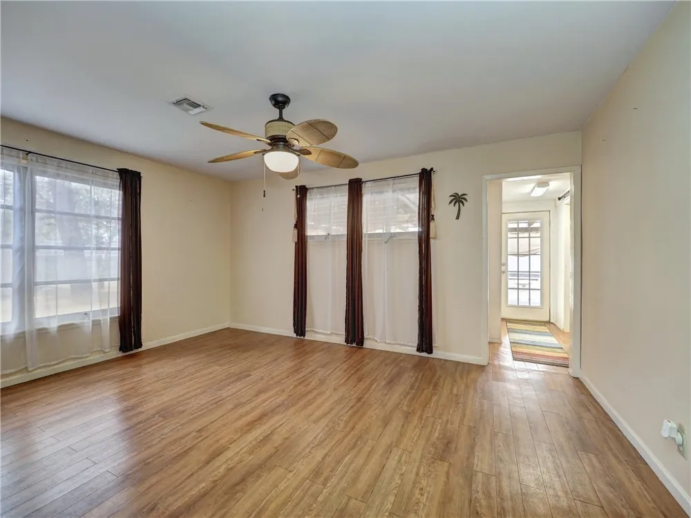 324 S 8th Street Aransas Pass, TX 78336