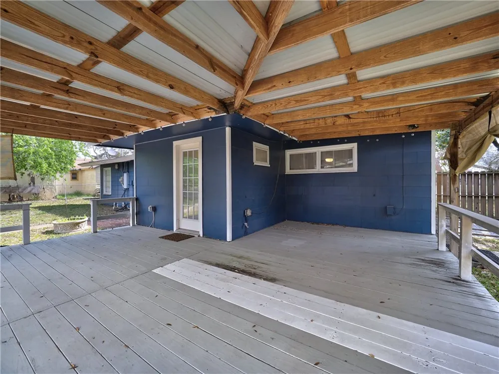 324 S 8th Street Aransas Pass, TX 78336