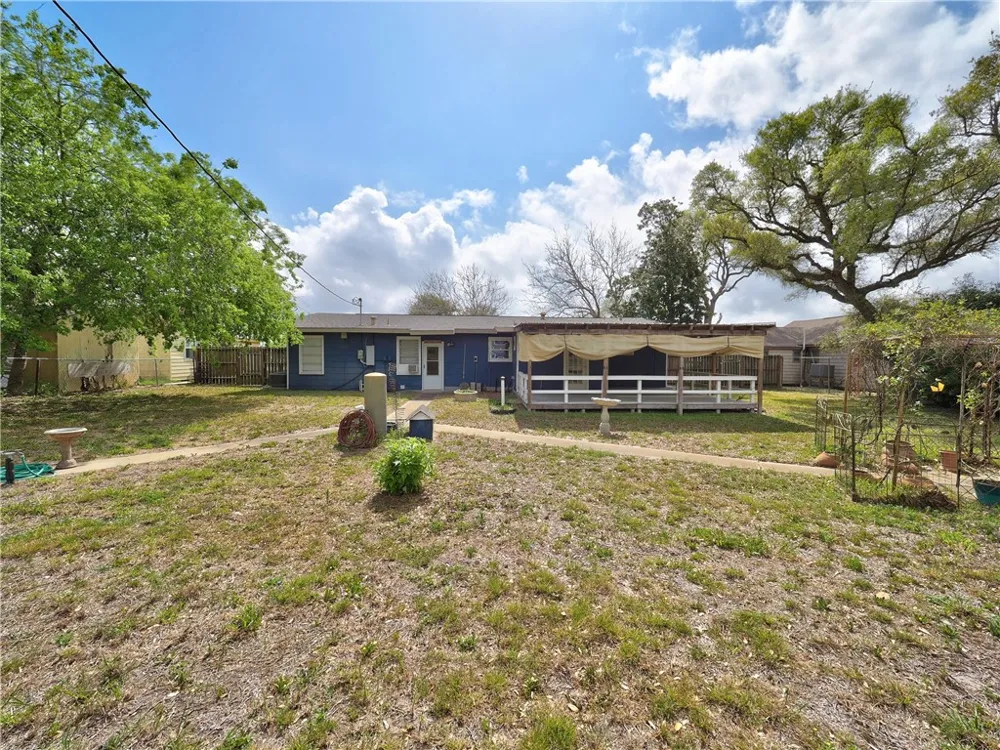 324 S 8th Street Aransas Pass, TX 78336