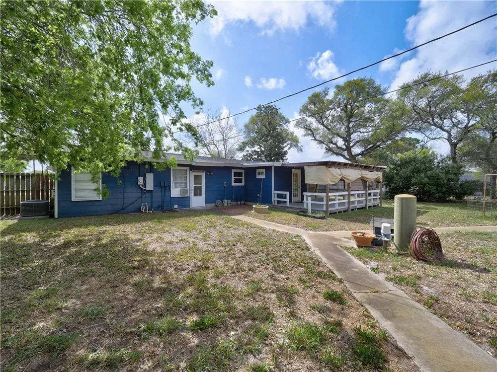 324 S 8th Street Aransas Pass, TX 78336