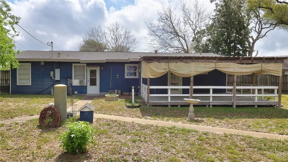 324 S 8th Street Aransas Pass, TX 78336