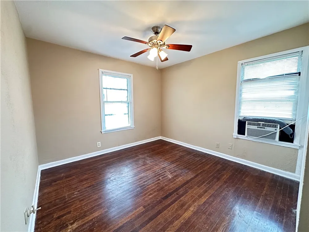 921 Oak Street Taft, TX 78390