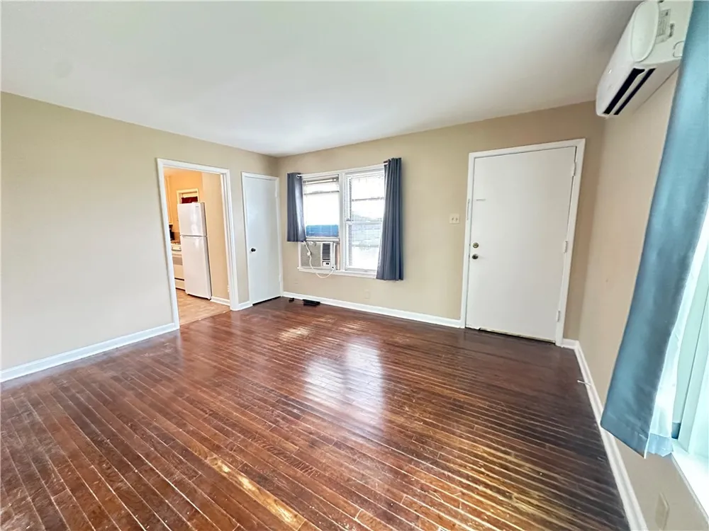 921 Oak Street Taft, TX 78390