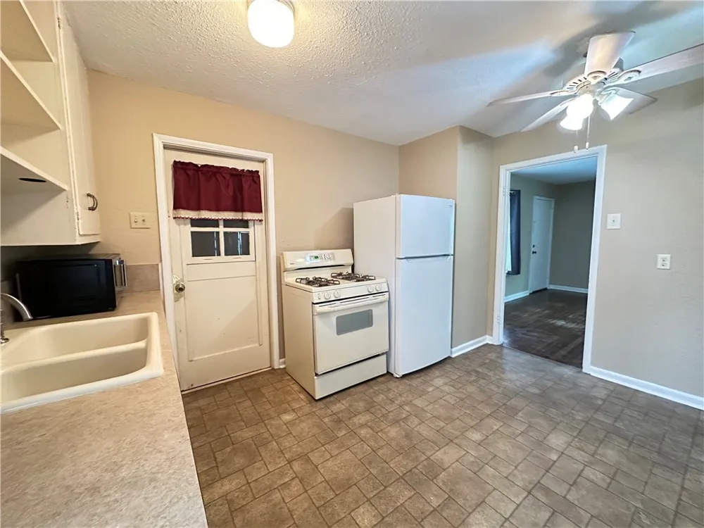 921 Oak Street Taft, TX 78390