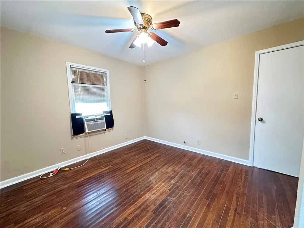 921 Oak Street Taft, TX 78390