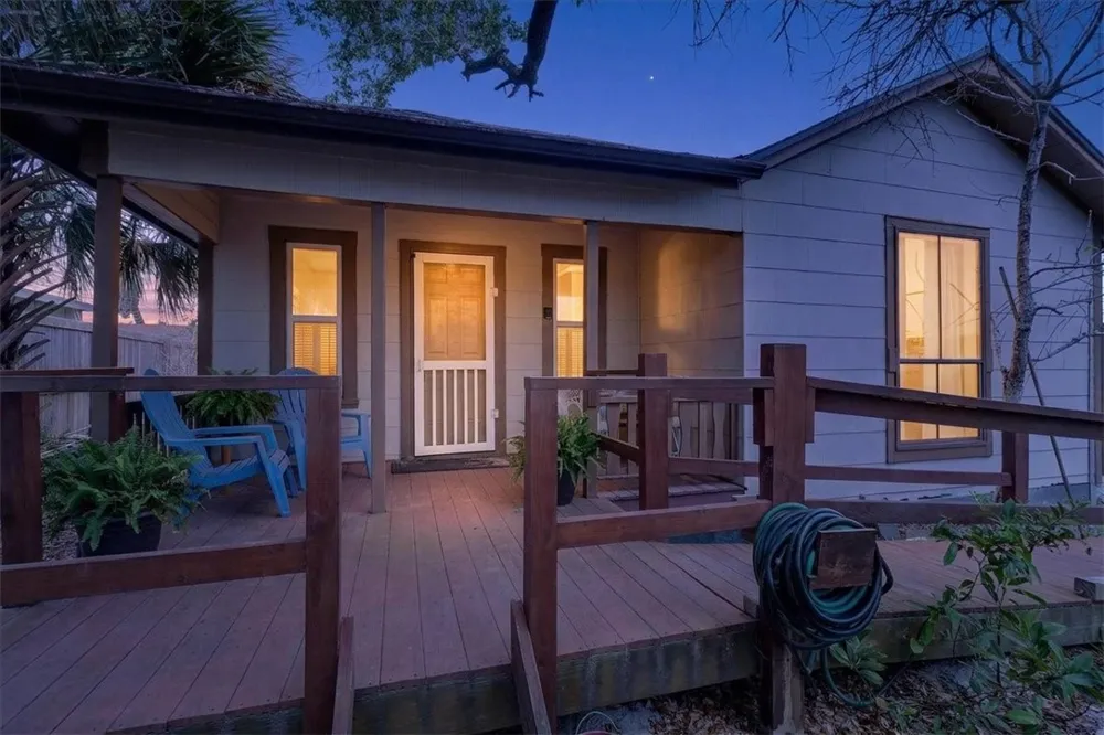 320 Trojan Street Port Aransas, TX 78373