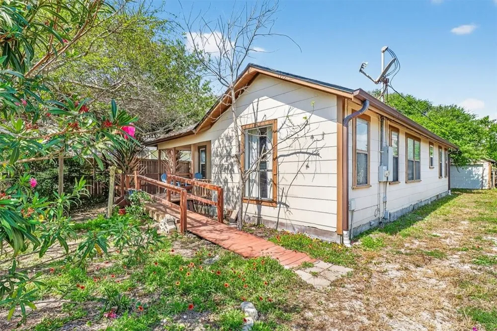 320 Trojan Street Port Aransas, TX 78373