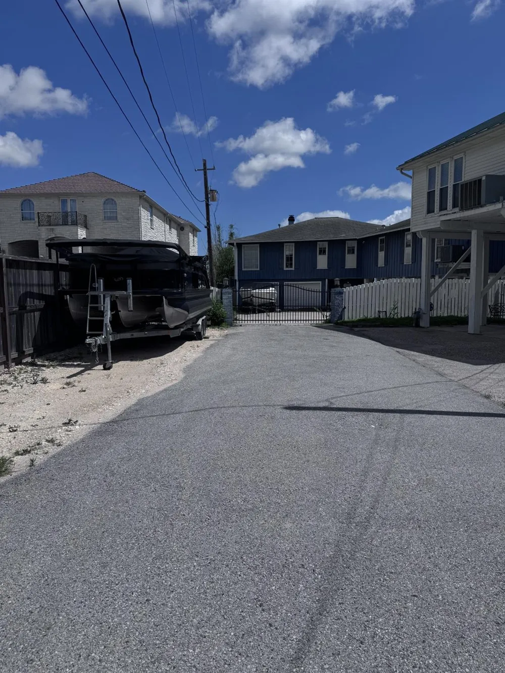 2112 Fenwood Street Kemah, TX 77565