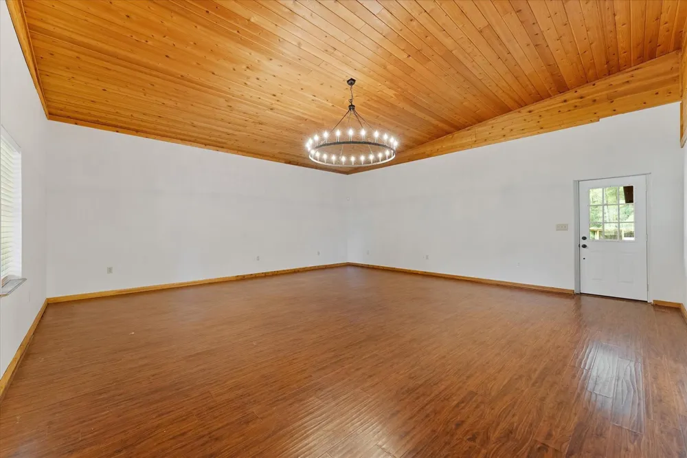 9250 County Road 302 Plantersville, TX 77363