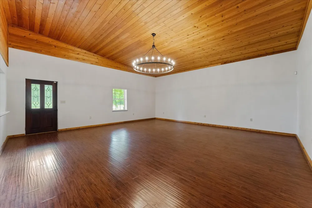 9250 County Road 302 Plantersville, TX 77363