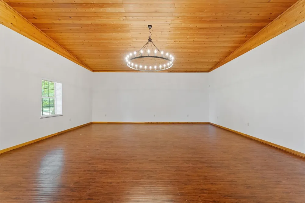 9250 County Road 302 Plantersville, TX 77363