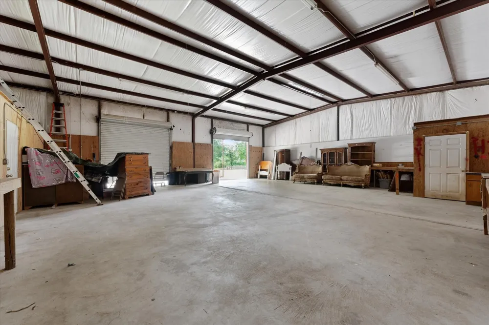 9250 County Road 302 Plantersville, TX 77363