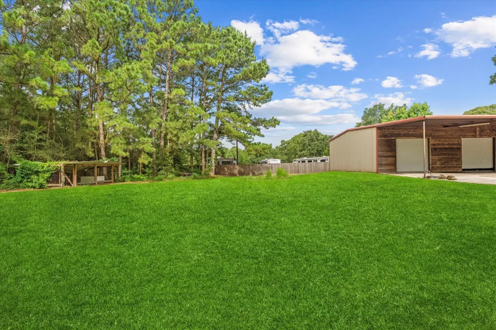 9250 County Road 302 Plantersville, TX 77363