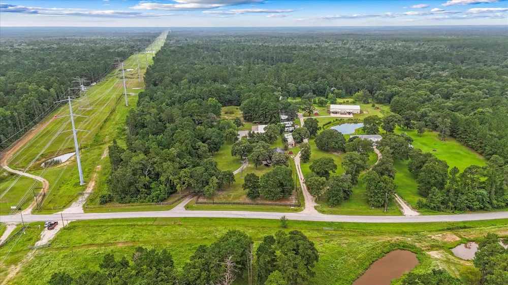 9250 County Road 302 Plantersville, TX 77363