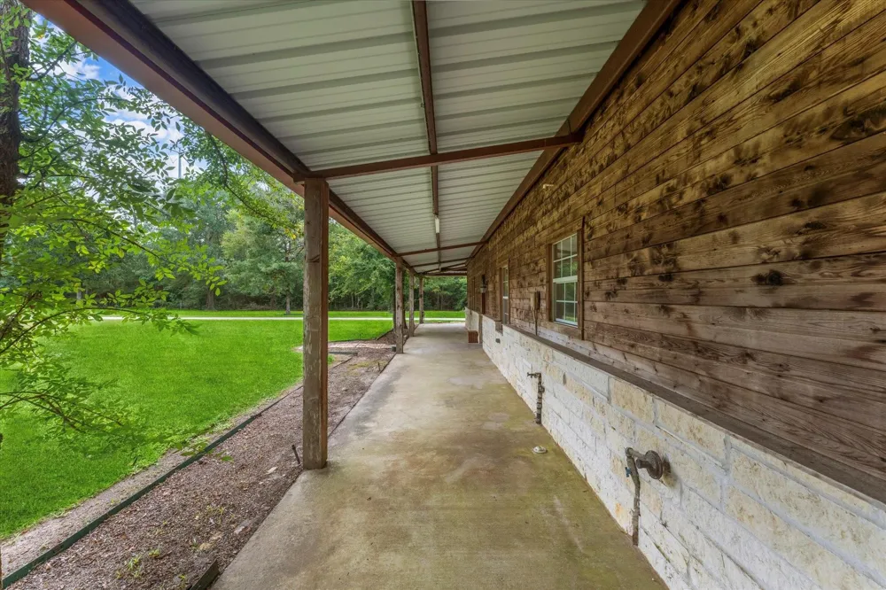 9250 County Road 302 Plantersville, TX 77363