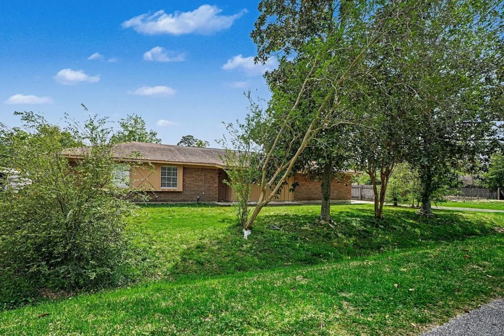 722 Fall Creek Drive Houston, TX 77336