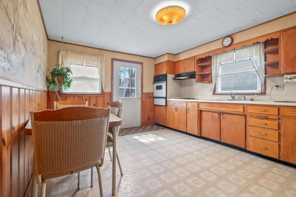 104 Mcclellan Street Hillsdale, MI 49242