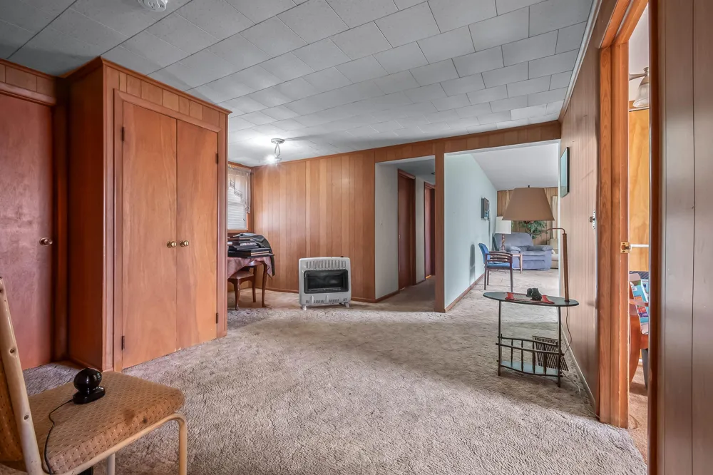 104 Mcclellan Street Hillsdale, MI 49242