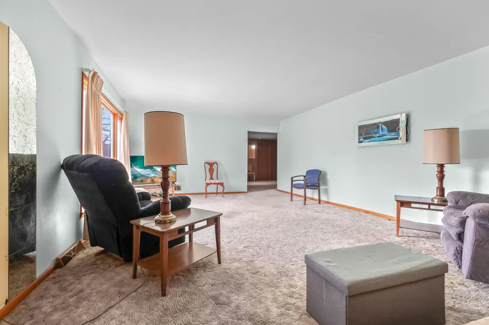 104 Mcclellan Street Hillsdale, MI 49242