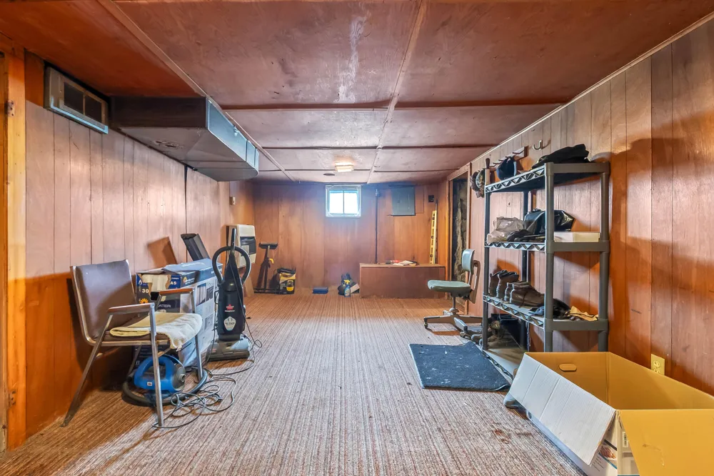 104 Mcclellan Street Hillsdale, MI 49242