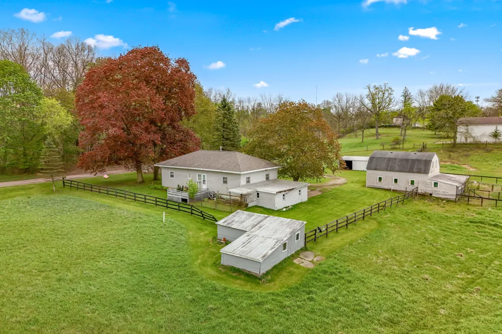 104 Mcclellan Street Hillsdale, MI 49242