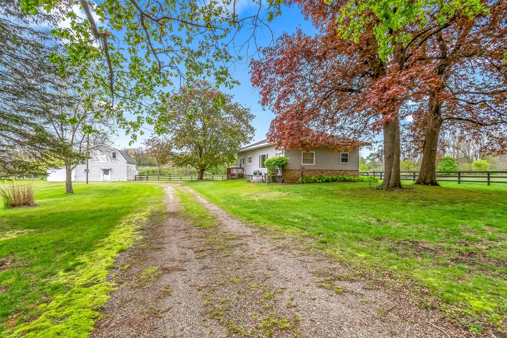 104 Mcclellan Street Hillsdale, MI 49242