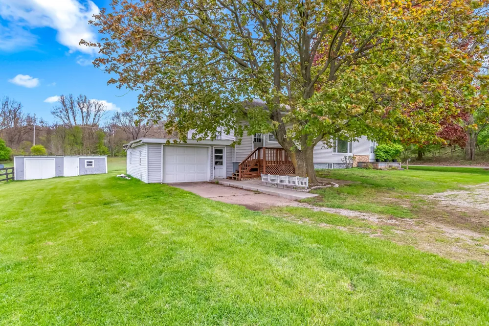 104 Mcclellan Street Hillsdale, MI 49242