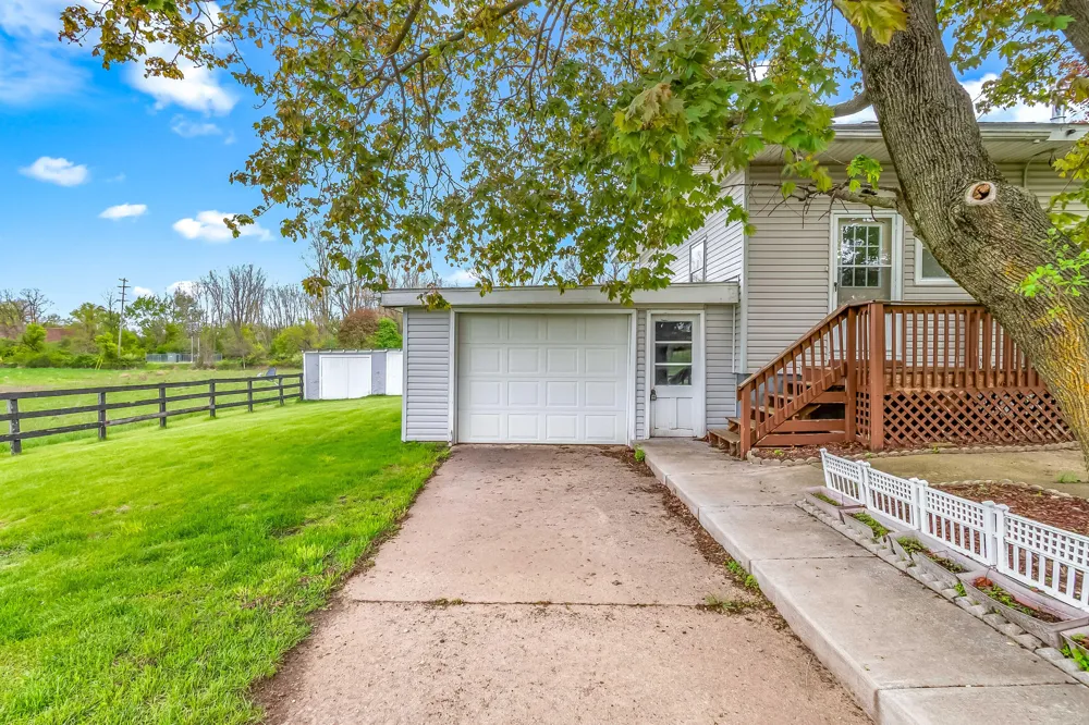 104 Mcclellan Street Hillsdale, MI 49242