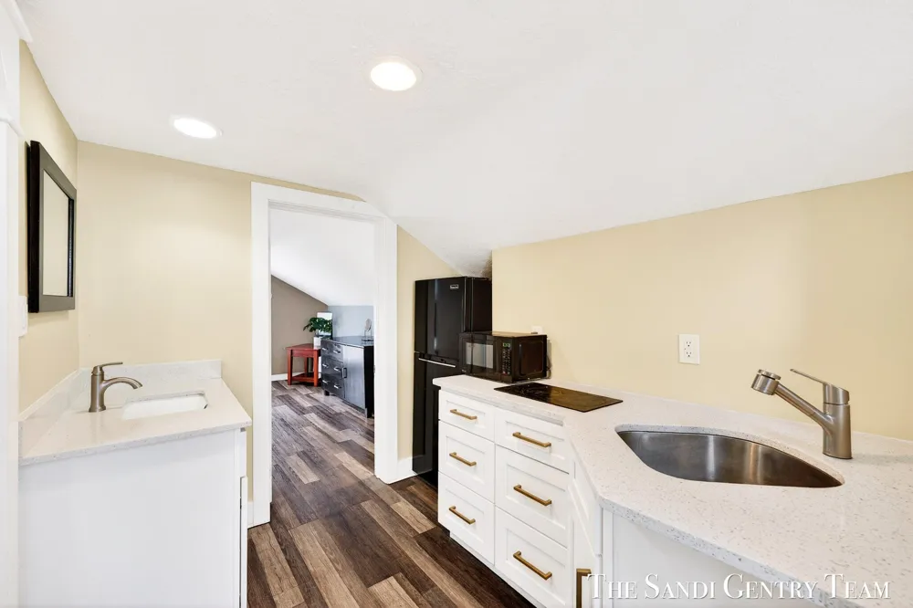 209 Clinton Avenue Grand Haven, MI 49417