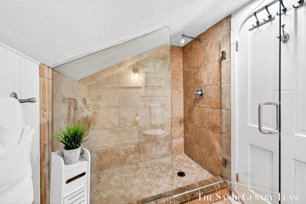 209 Clinton Avenue Grand Haven, MI 49417