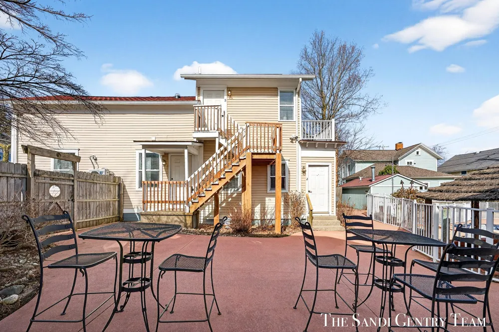 209 Clinton Avenue Grand Haven, MI 49417