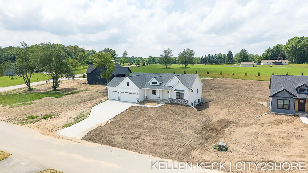 11325 Bancroft Way SE Alto, MI 49302