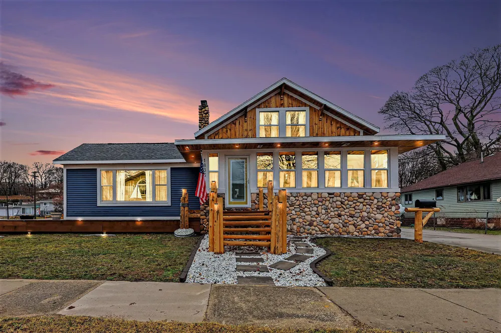 1835 Edgewater Street Muskegon, MI 49441