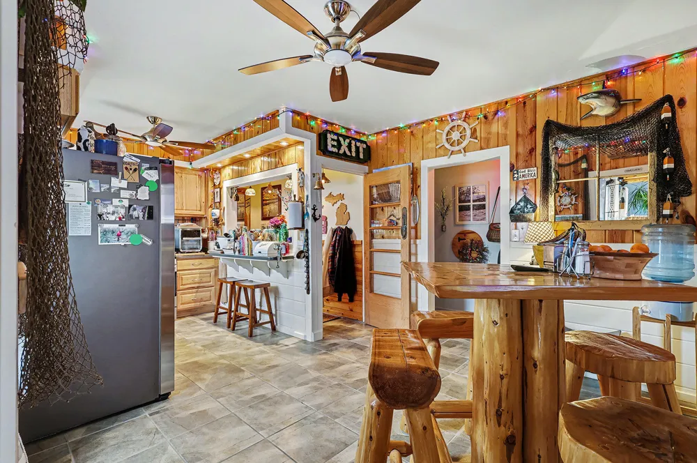 1835 Edgewater Street Muskegon, MI 49441
