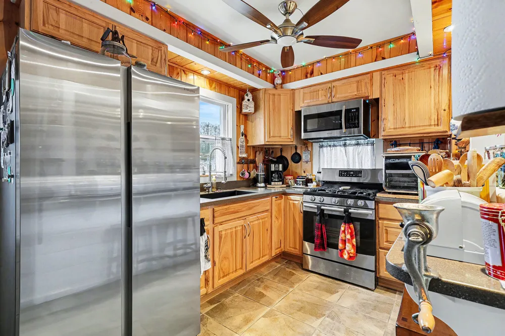 1835 Edgewater Street Muskegon, MI 49441