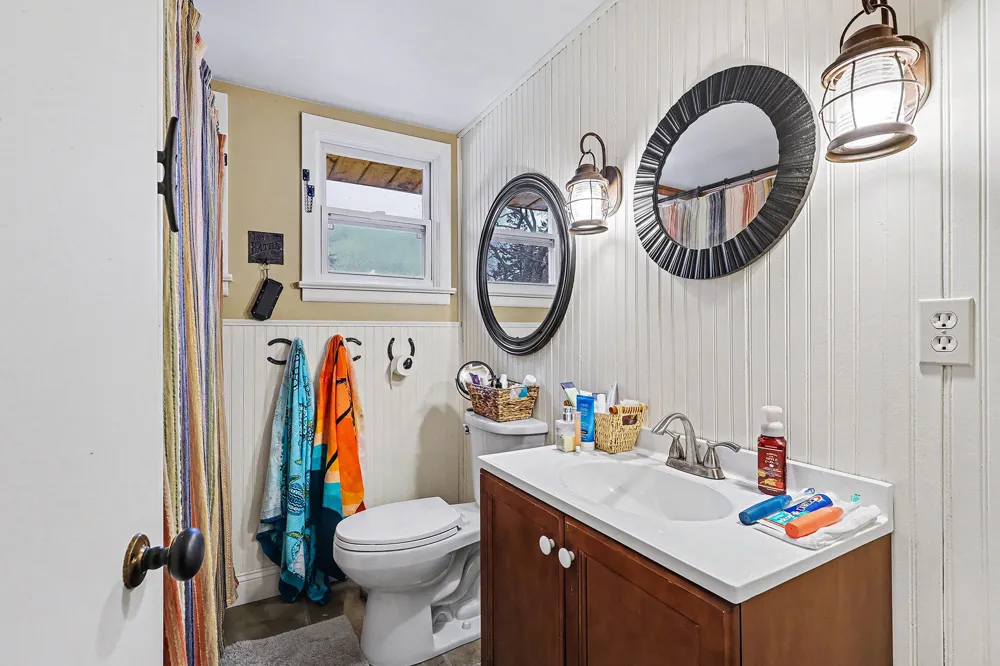 1835 Edgewater Street Muskegon, MI 49441