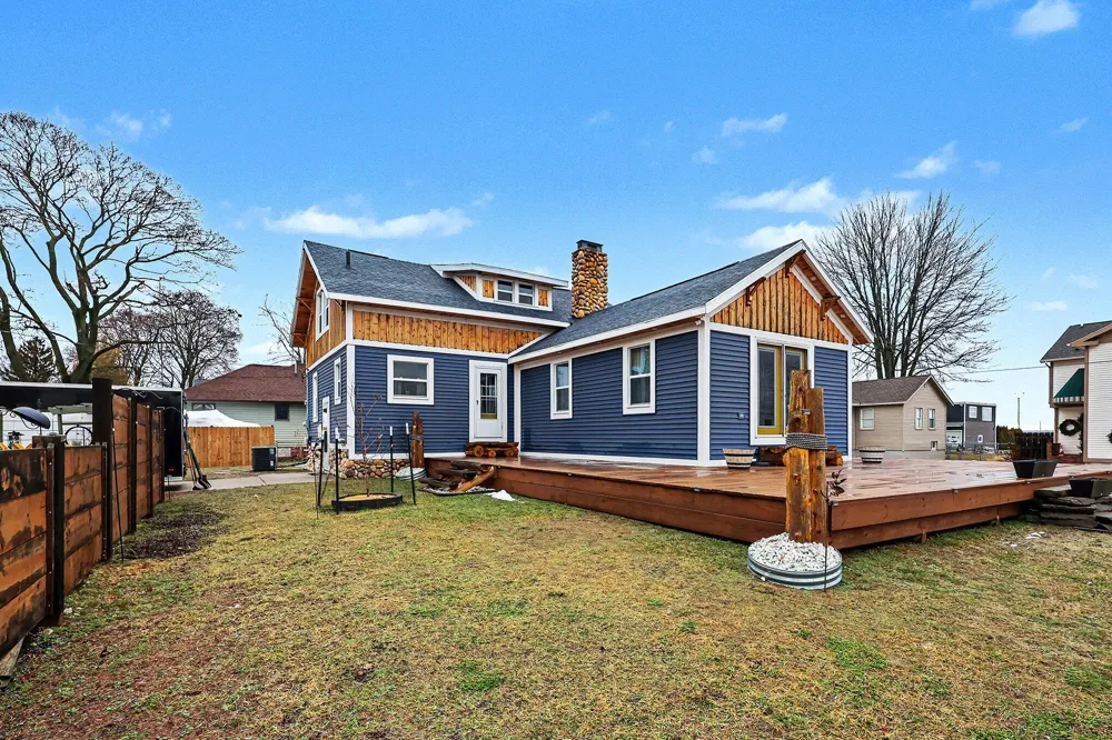 1835 Edgewater Street Muskegon, MI 49441