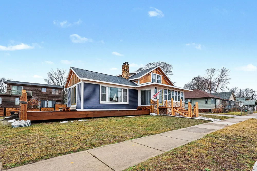 1835 Edgewater Street Muskegon, MI 49441