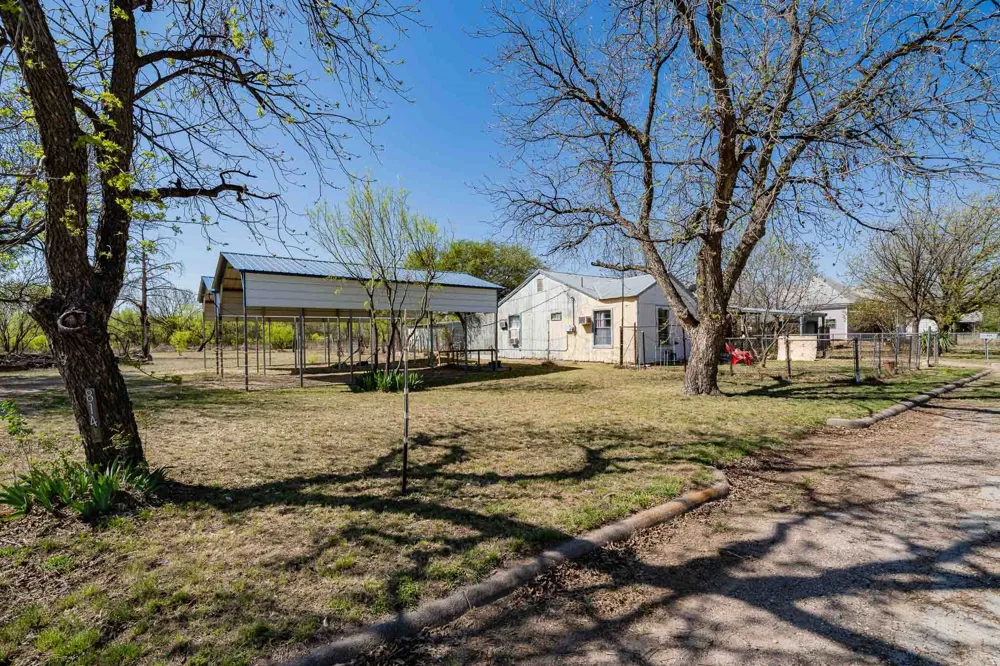 814 Texas Street Stamford, TX 79553