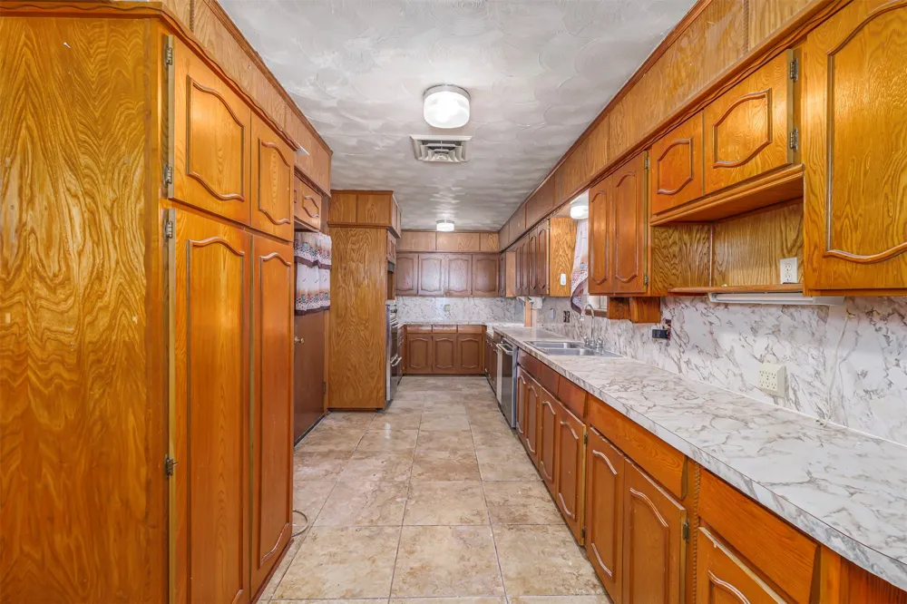 4557 Dee Lane Haltom City, TX 76117
